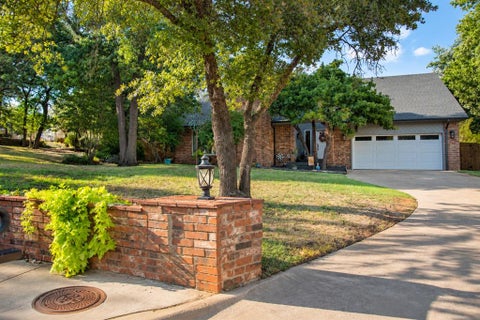 Photo of 1705 Canary Court, Edmond, OK 73034 (MLS # 1249717)