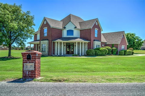 Photo of 22525 Lindy Terrace, Edmond, OK 73025 (MLS # 1238875)