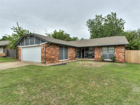Photo of 1100 Pintail Place, Edmond, OK 73003 (MLS # 1227979)