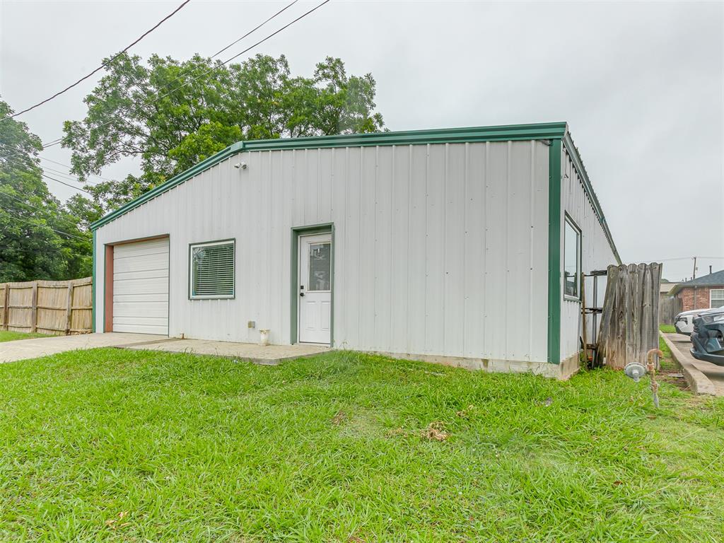 Photo 1 of 30 — 1005 Mitacek Avenue, Prague, OK 74864