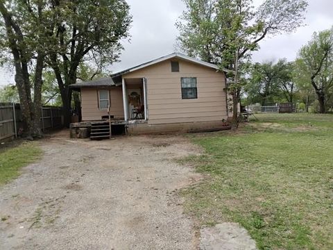 Photo of 607 W Cheyenne Street, El Reno, OK 73036 (MLS # 1225656)