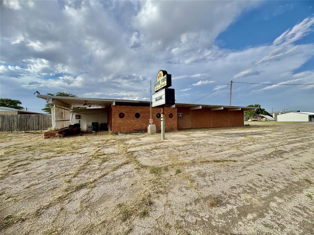 Photo 1 of 50 — 1501 N Pennsylvania Avenue, Mangum, OK 73554