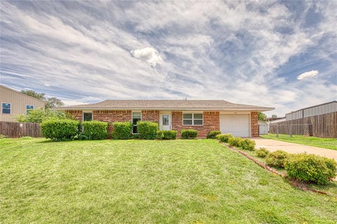 Photo of 1402 Sherry Court, Elk City, OK 73644 (MLS # 1238311)