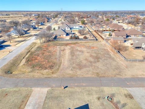 Photo of 13033 SW 10th Street, Yukon, OK 73099 (MLS # 1213889)