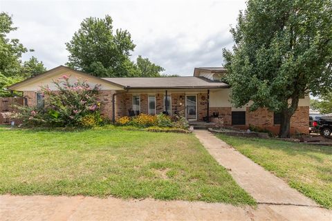 Photo of 2008 E Willow Creek Terrace, Mustang, OK 73064 (MLS # 1219116)