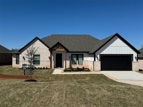 Photo of 2220 Winter Creek Boulevard, Blanchard, OK 73010 (MLS # 1222247)