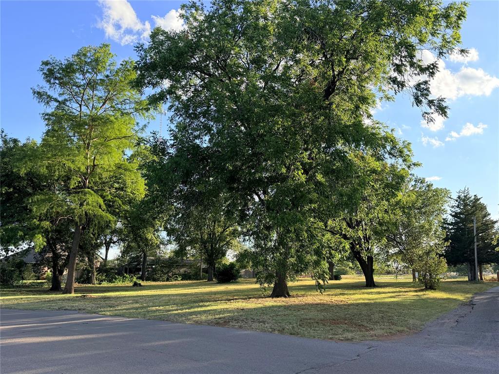 Photo 1 of 4 — 715 N Bowman Avenue, Elk City, OK 73644