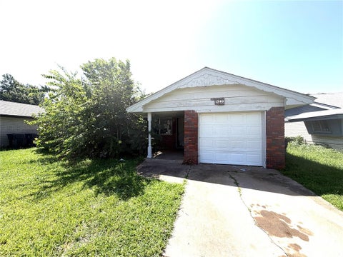 Photo of 1340 SW 77th Place, Oklahoma City, OK 73159 (MLS # 1240505)