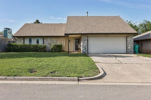 Photo of 6704 Bear Canyon Drive, Oklahoma City, OK 73162 (MLS # 1229217)