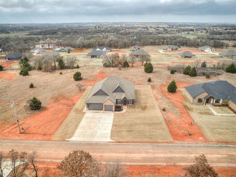Photo of 1212 Twin Oaks DR, Blanchard, OK 73010 (MLS # 1217805)