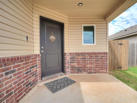 Photo of 11705 Krew Way, Yukon, OK 73099 (MLS # 1246041)