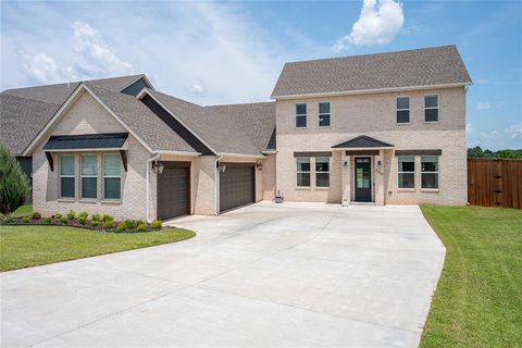 Photo of 2424 Ridge Pine Road, Edmond, OK 73034 (MLS # 1228670)