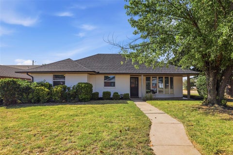 Photo of 312 W Blueridge Drive, Oklahoma City, OK 73110 (MLS # 1244173)