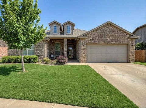 Photo of 3509 Sadie Drive, Yukon, OK 73099 (MLS # 1220663)