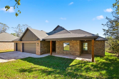 Photo of 12444 Oak Alley, Guthrie, OK 73044 (MLS # 1248135)