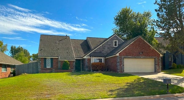 4108 OLD FARM RD, OKLAHOMA CITY, OK 73120 - Image 7bded2f35731982bd4d8076e625e0119/4093057139
