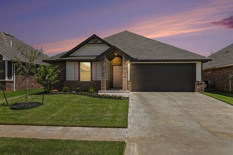 Photo of 12309 SW 30th Street, Yukon, OK 73099 (MLS # 1238470)