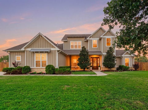 Photo of 10690 N Country Drive, Edmond, OK 73034 (MLS # 1248776)
