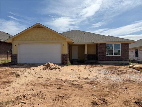 Photo of 1112 Redwood Creek Drive, Yukon, OK 73099 (MLS # 1223256)