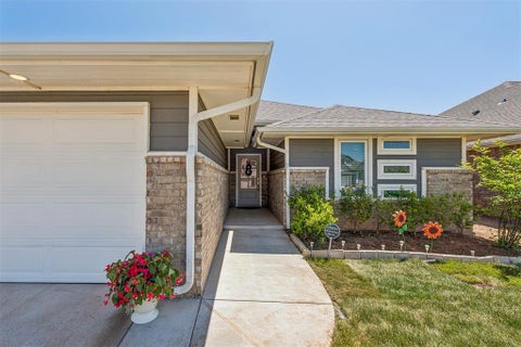 Photo of 9216 NW 91st Street, Yukon, OK 73099 (MLS # 1226598)