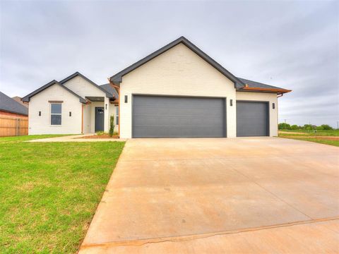 Photo of 14301 Village Trail, Piedmont, OK 73078 (MLS # 1227946)