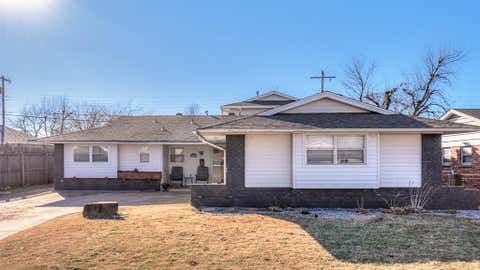 Photo of 3105 N Viewpoint Drive, Midwest City, OK 73110 (MLS # 1235381)