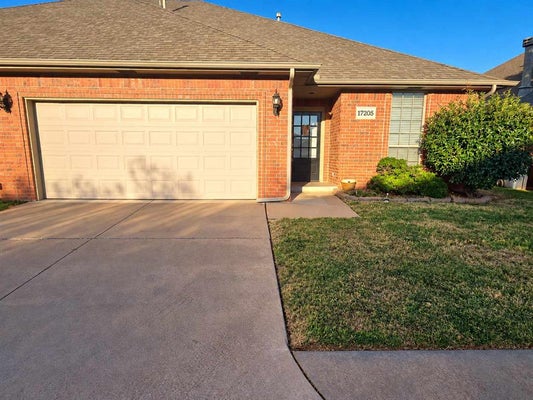 17205 CEDAR DR, EDMOND, OK 73012 - Image 7e50af6939cd1dd0776bcafe2a0bef00/1121359632