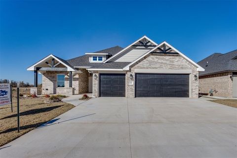 Photo of 2233 SW 160th Street, Oklahoma City, OK 73170 (MLS # 1220401)