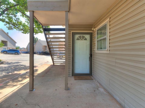 Photo of 6704 N Meridian Avenue #e, Oklahoma City, OK 73116 (MLS # 1239641)