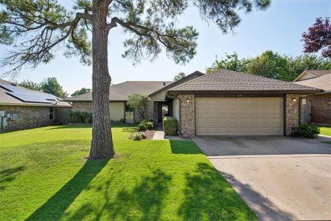 Photo of 2100 E Sandy Creek Trail, Edmond, OK 73013 (MLS # 1237929)