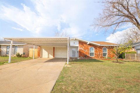 Photo of 1049 SW 3rd Street, Moore, OK 73160 (MLS # 1217850)