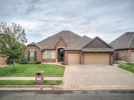 724 NORTHERN DANCER DR, EDMOND, OK 73025 - Image 7f7de7fcb225bea3bf8ed716de29657c/186234533