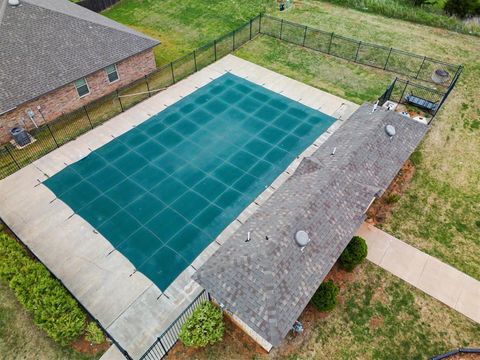Photo of 11116 NW 97th Street, Yukon, OK 73099 (MLS # 1225855)