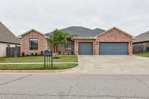 Photo of 4305 NW 153rd Street, Edmond, OK 73013 (MLS # 1230369)