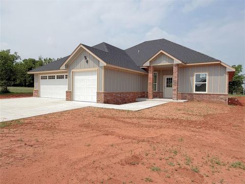 Photo of 2208 Winter Ridge Road, Blanchard, OK 73010 (MLS # 1209602)