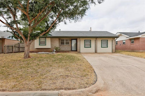 Photo of 919 N Norman Avenue, Moore, OK 73160 (MLS # 1251828)