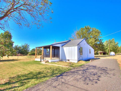 Photo of 2587 Ridgecrest Drive, Choctaw, OK 73020 (MLS # 1247949)