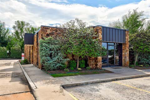 Photo of 350 W Vandament Avenue, Yukon, OK 73099 (MLS # 1243253)
