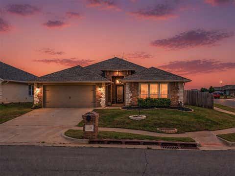 Photo of 11116 NW 97th Street, Yukon, OK 73099 (MLS # 1234168)