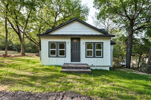 Photo of 407 E 7th Street, Chandler, OK 74834 (MLS # 1248563)