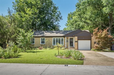 Photo of 1226 Camden Way, Norman, OK 73069 (MLS # 1237890)
