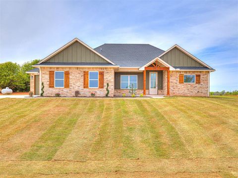 Photo of 1236 Twin Oaks Drive, Blanchard, OK 73010 (MLS # 1223158)
