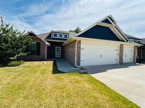 Photo of 828 E Barajas Terrace, Mustang, OK 73064 (MLS # 1241633)