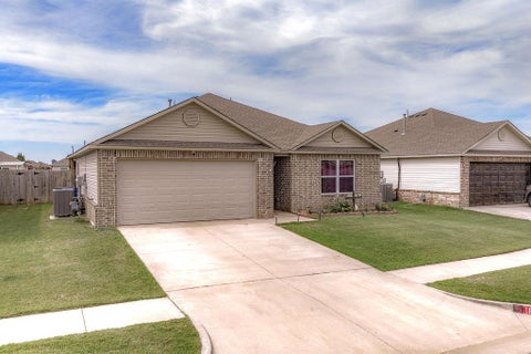 Photo of 1849 Land Run Drive, El Reno, OK 73036 (MLS # 1241956)