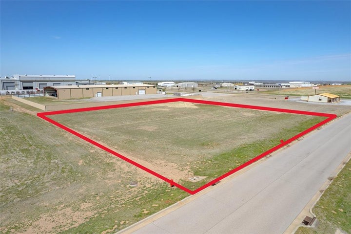 Photo 1 of 12 — 2918 N Broadway Boulevard, Hinton, OK 73047