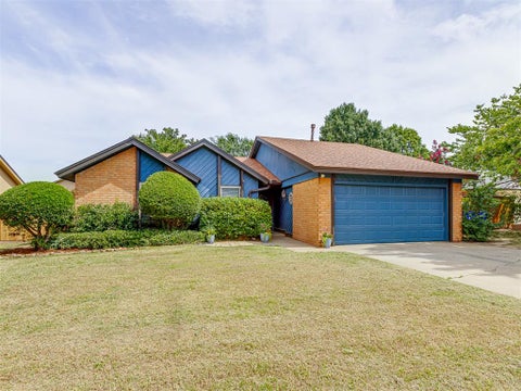 Photo of 3113 Greenwood Court, Norman, OK 73072 (MLS # 1241793)
