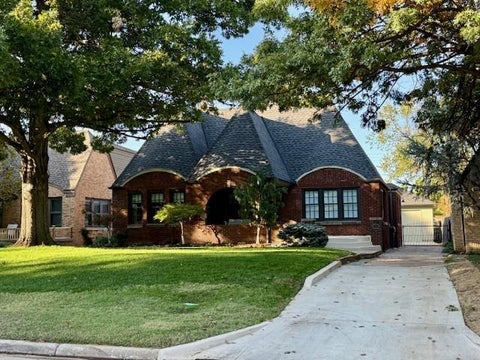 Photo of 709 NW 42nd Street, Oklahoma City, OK 73118 (MLS # 1250839)