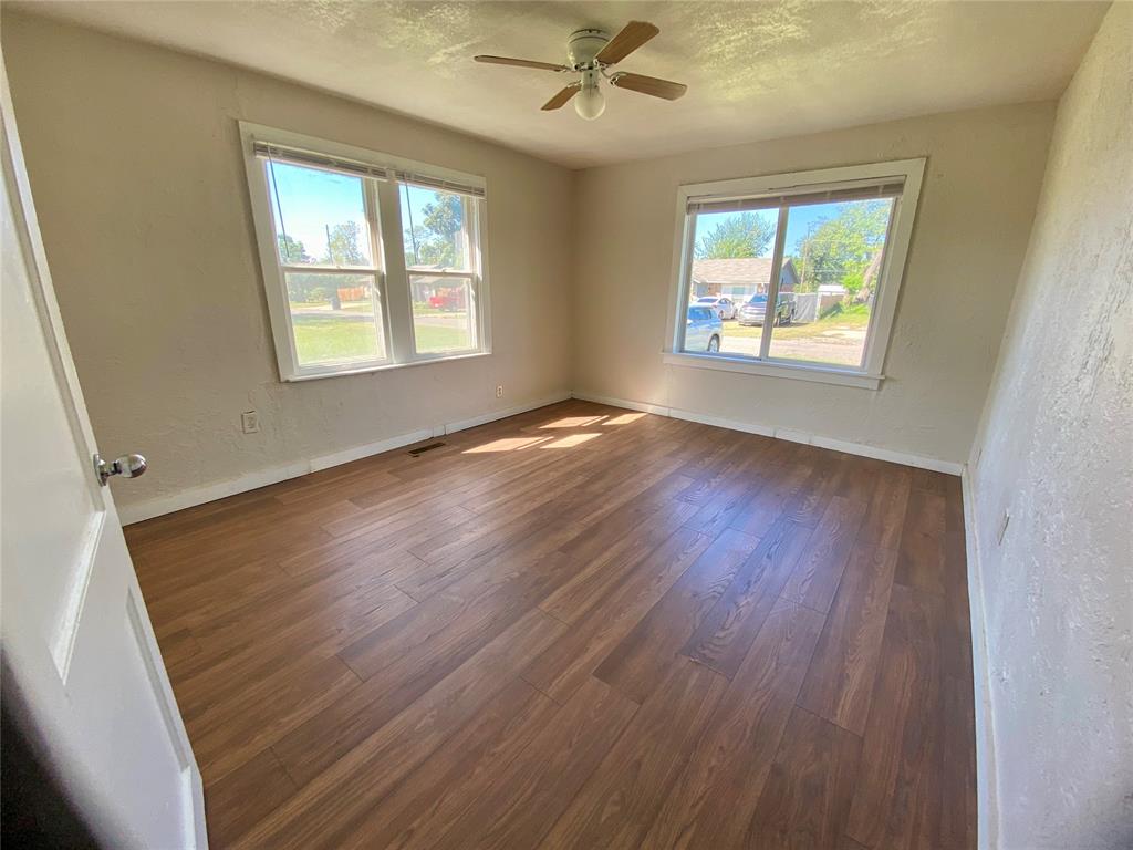 Shawnee, Oklahoma 74801, United States, 2 Bedrooms Bedrooms, ,1 BathroomBathrooms,Residential,Active,213295