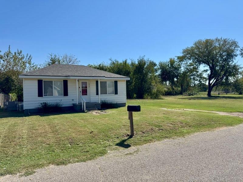 Shawnee, Oklahoma 74801, United States, 2 Bedrooms Bedrooms, ,1 BathroomBathrooms,Residential,Active,213295