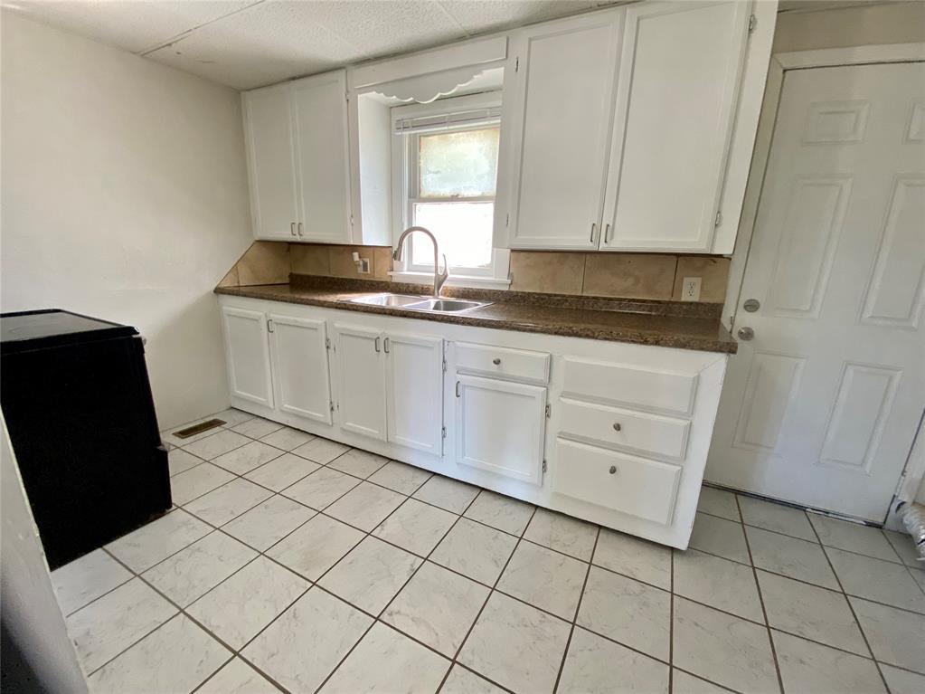 Shawnee, Oklahoma 74801, United States, 2 Bedrooms Bedrooms, ,1 BathroomBathrooms,Residential,Active,213295